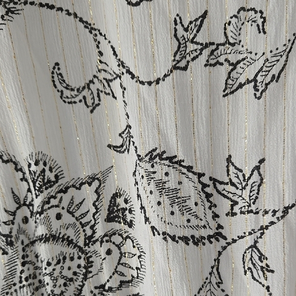 Colletive Concepts, Black & White Florial Print Dress Size Small. - Picture 3 of 4